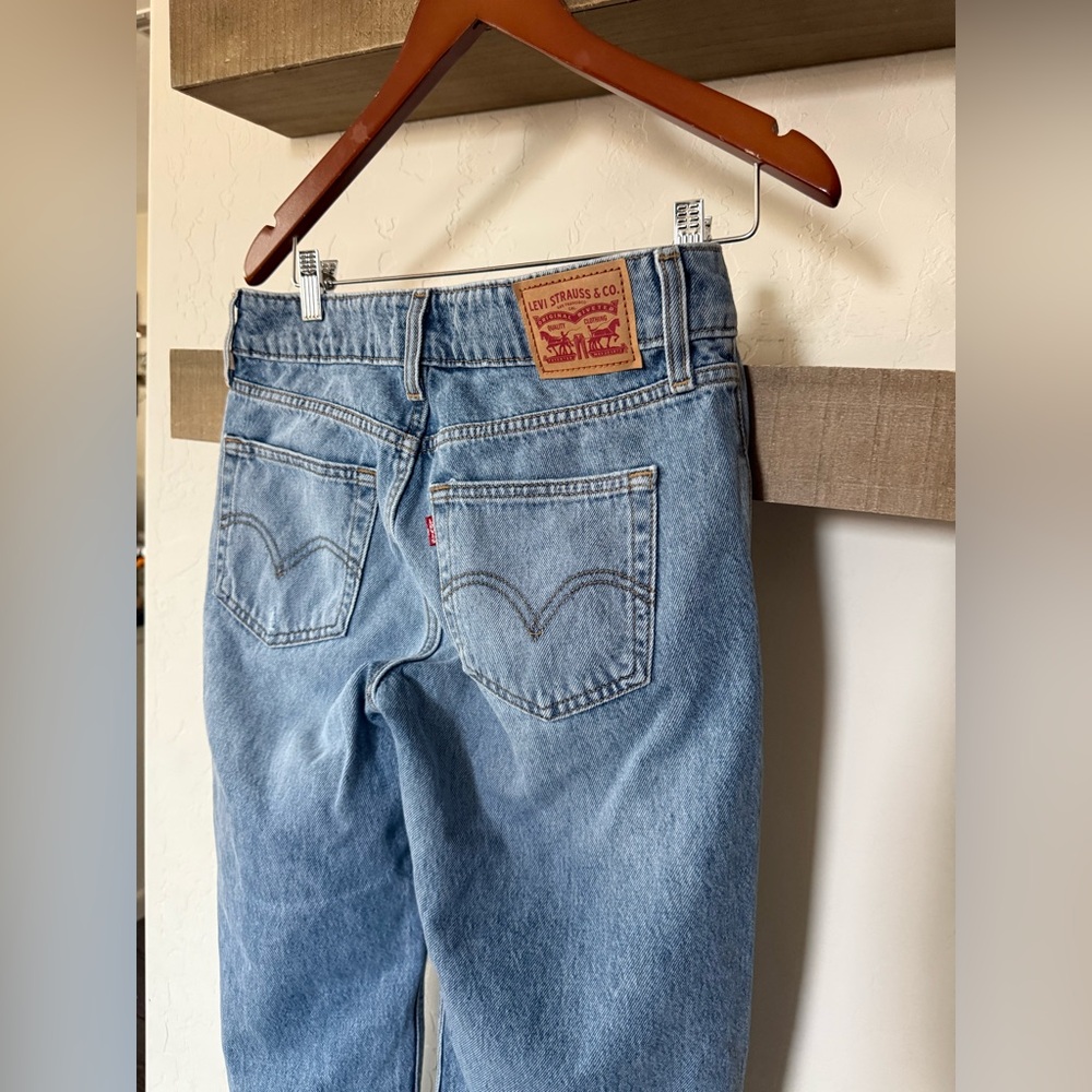 Levi's|Women’s low rise superlow loose jeans,Light wash Straight/wide leg•••27 - Picture 9 of 16